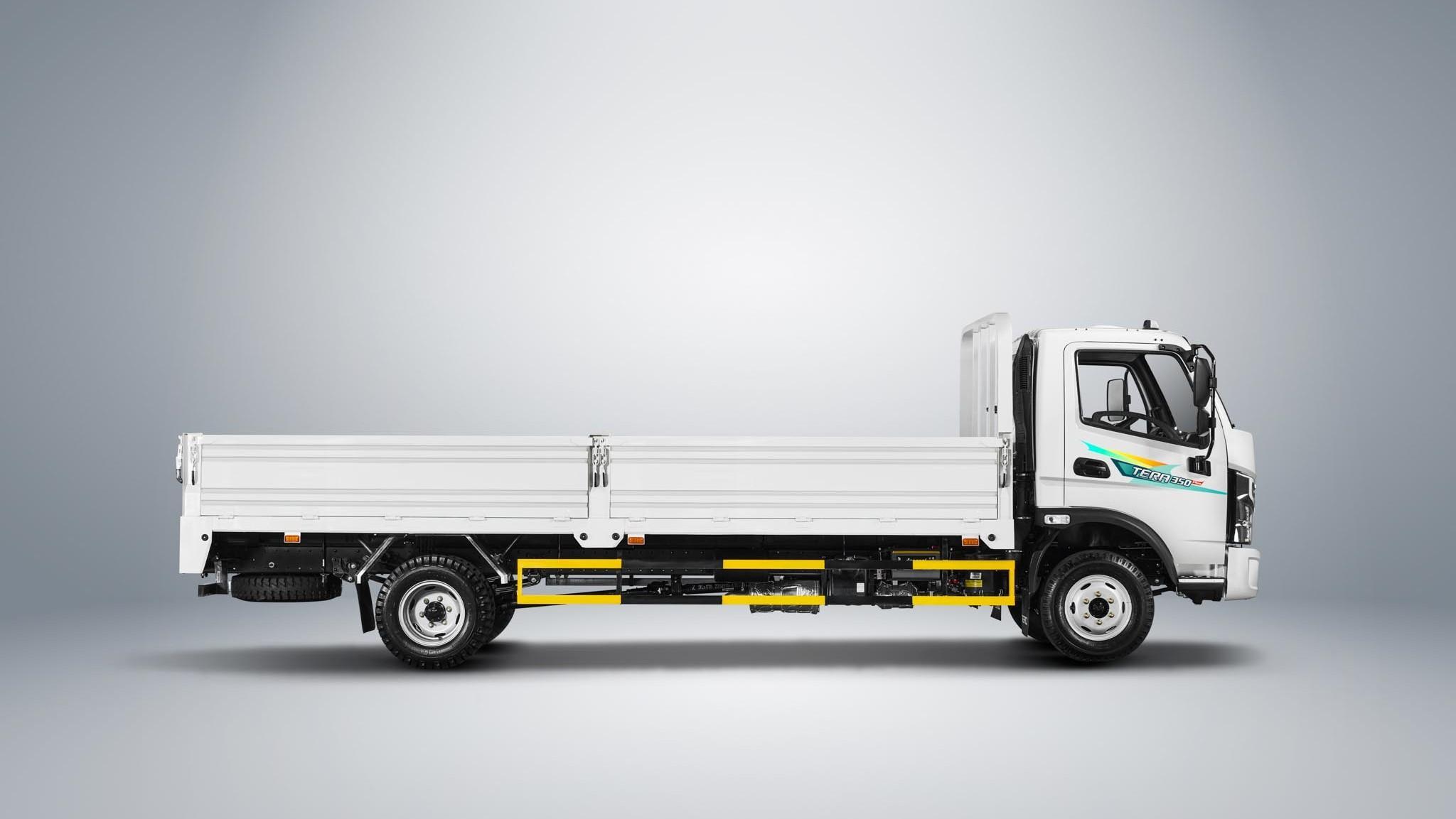 Đèn báo rẽ và cản hông